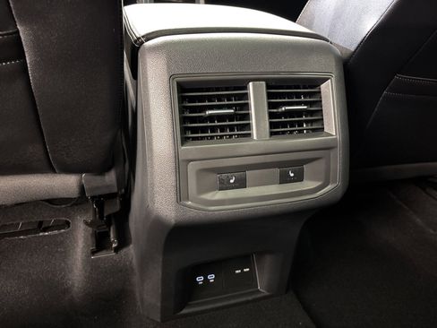 Used 2022 Volkswagen Atlas Cross Sport SEL Premium R-Line image 31