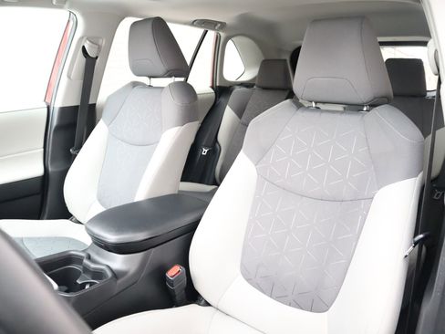 Used 2021 Toyota RAV4 XLE w/ Convenience Package AWD/4WD image 43