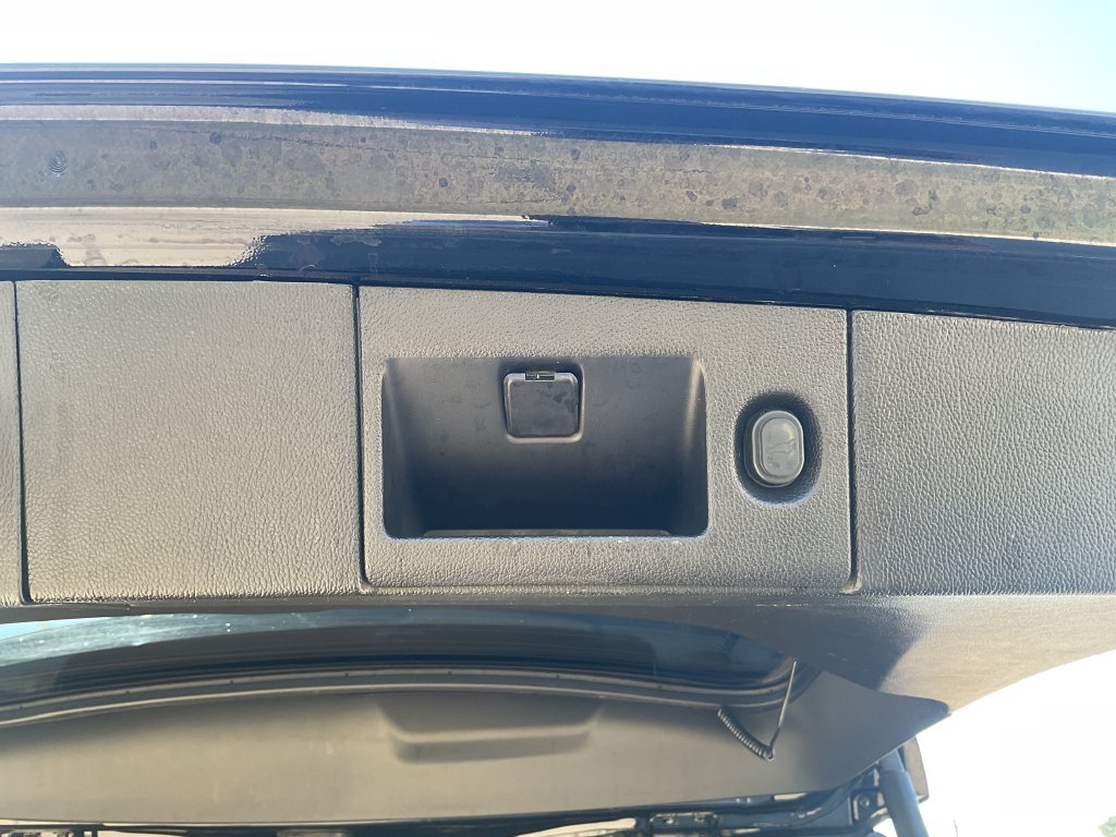 Used 2018 GMC Yukon SLT RWD image 11