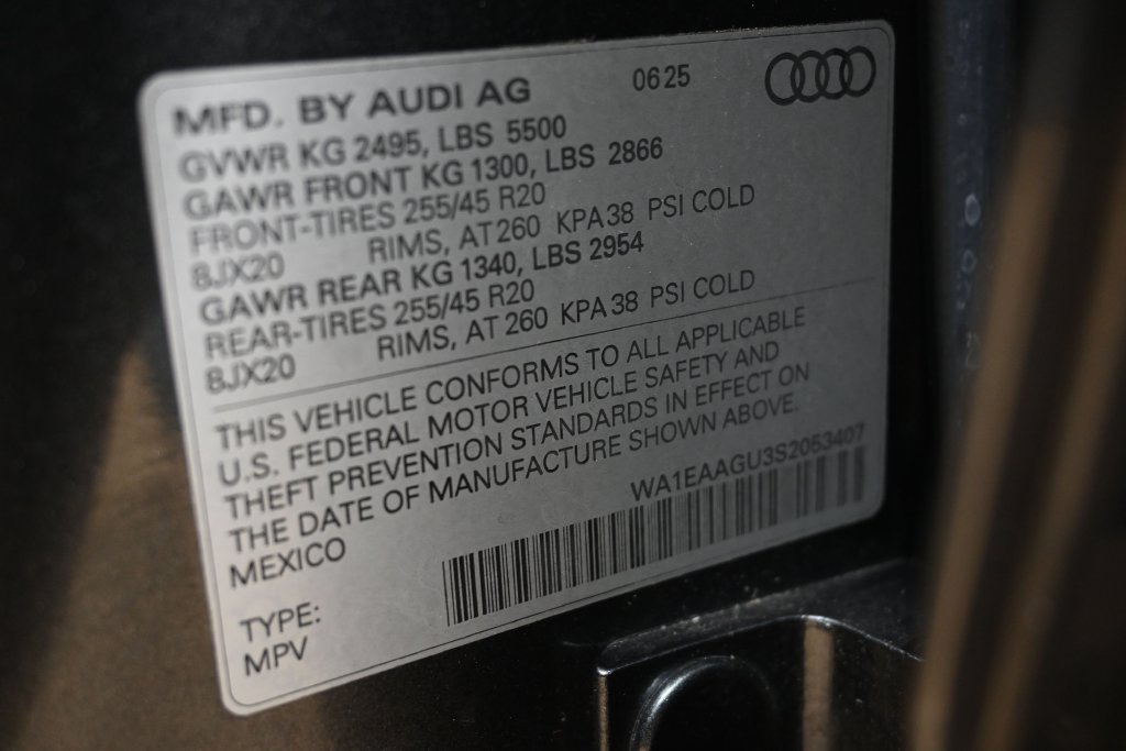 Used 2025 Audi Q5 Premium Plus AWD/4WD image 33