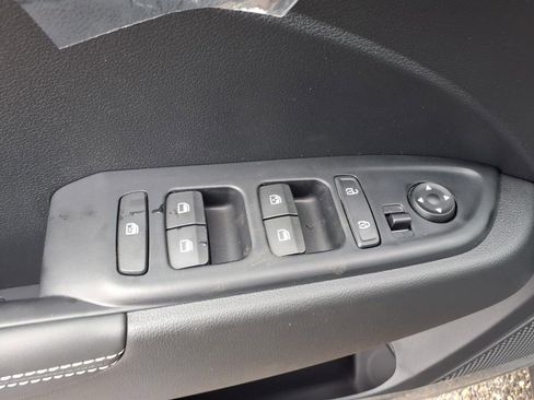 New 2026 Hyundai Venue SEL FWD image 11