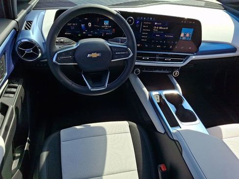 Certified 2025 Chevrolet Equinox EV LT image 11