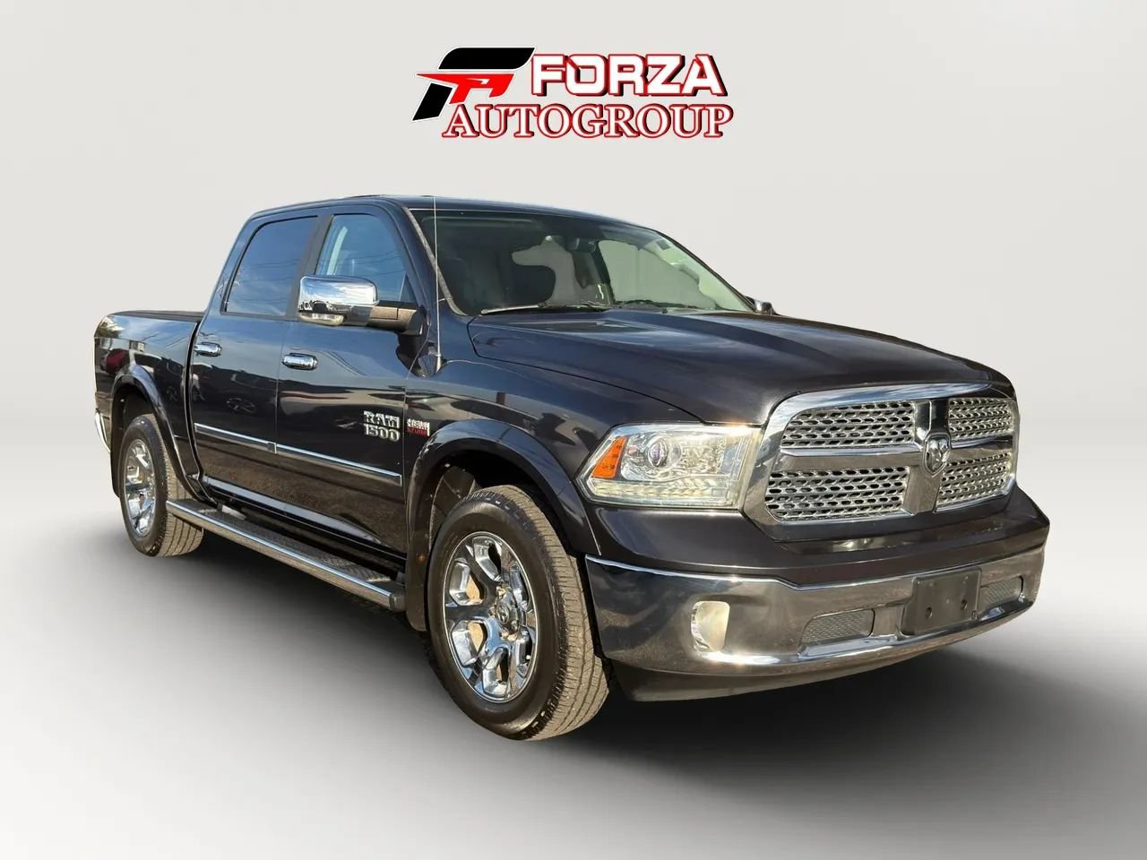 Used 2016 RAM 1500 Laramie w/ Convenience Group AWD/4WD image 3