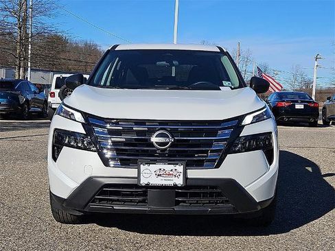 Certified 2025 Nissan Rogue S image 3