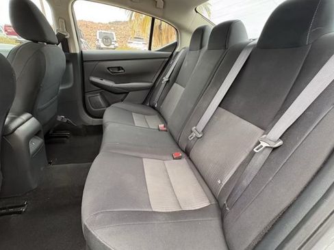Used 2024 Nissan Sentra SV FWD image 10