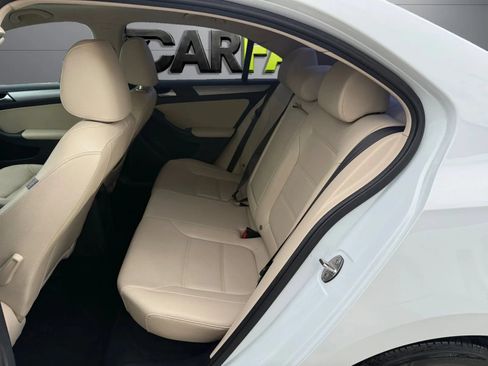 Used 2017 Volkswagen Jetta SE FWD image 18