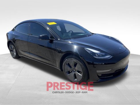 Used 2021 Tesla Model 3 Standard Range Plus RWD image 4