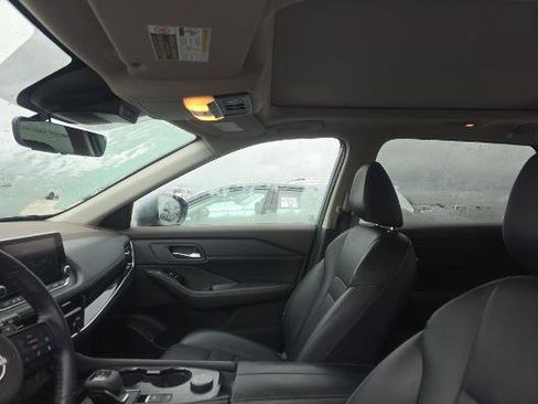 Used 2023 Nissan Rogue SL image 10