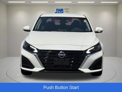 Used 2023 Nissan Altima 2.5 SV AWD/4WD image 5