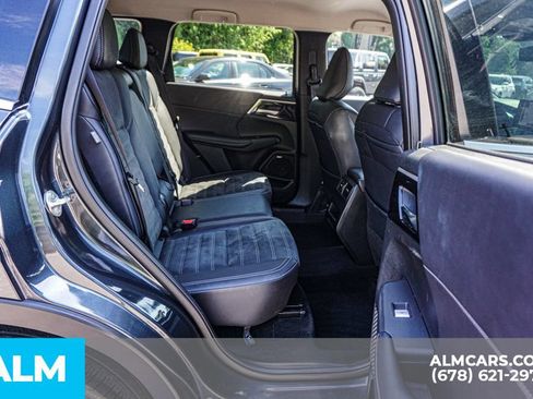 Used 2025 Mitsubishi Outlander SE FWD image 23