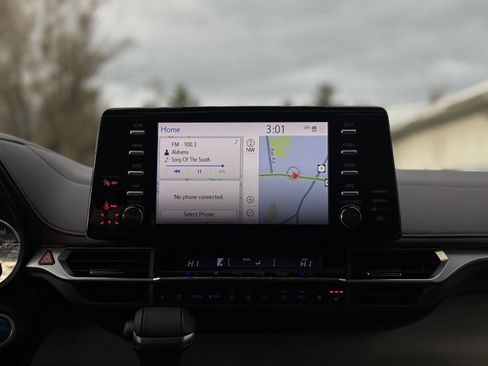 Used 2022 Toyota Sienna Platinum image 19