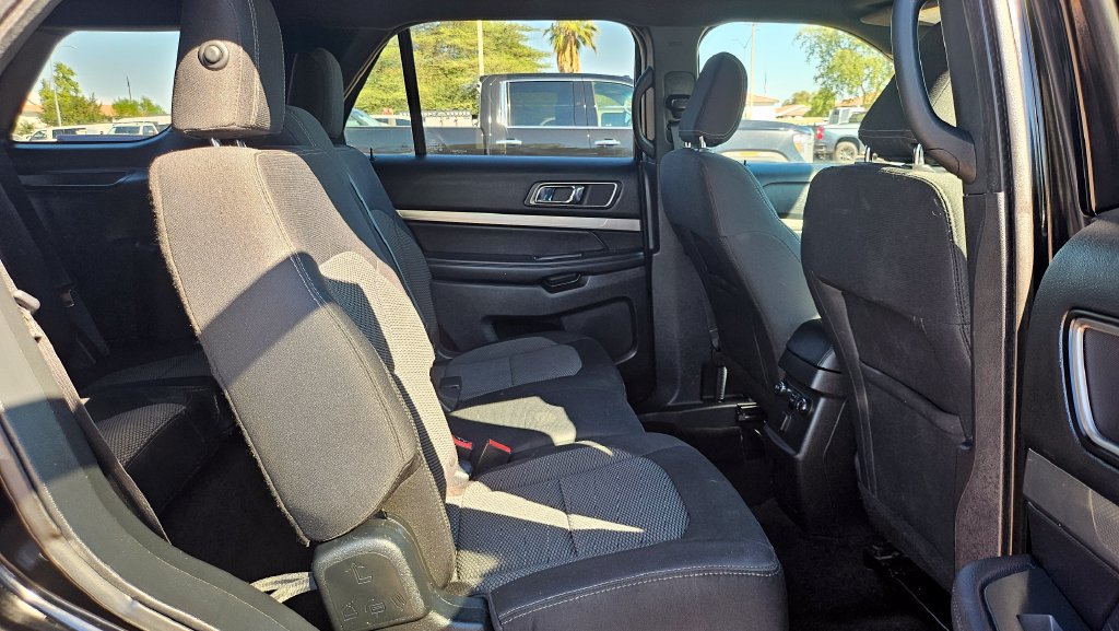 Used 2018 Ford Explorer XLT FWD image 22