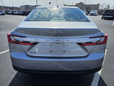 Used 2025 Toyota Camry LE image 6