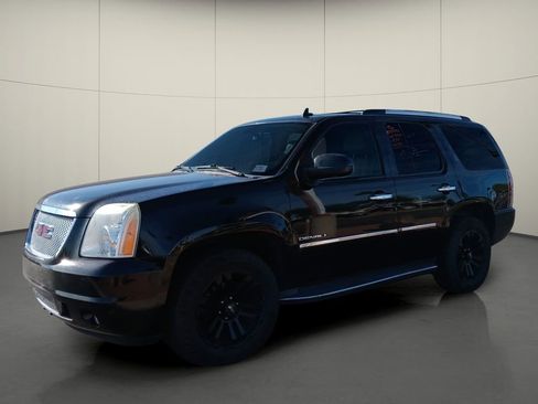 Used 2011 GMC Yukon Denali image 3