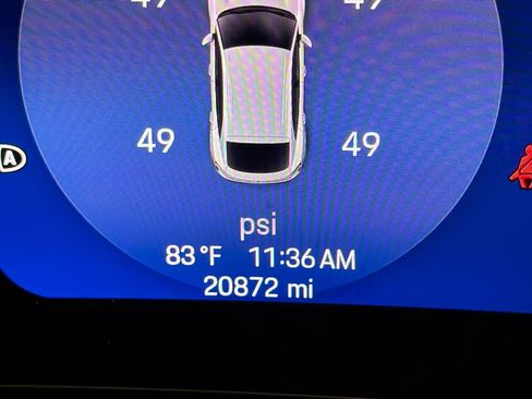 Certified 2025 Porsche Macan Turbo Electric AWD/4WD image 42
