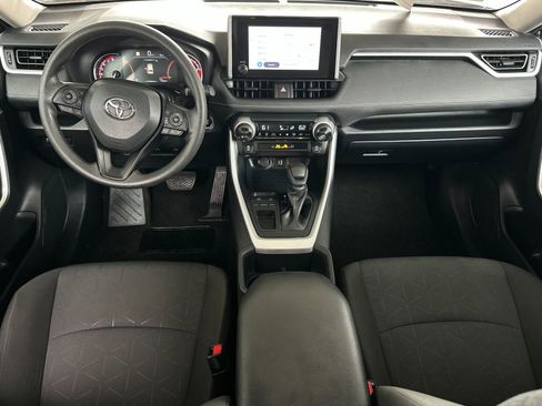 Used 2025 Toyota RAV4 XLE FWD image 12