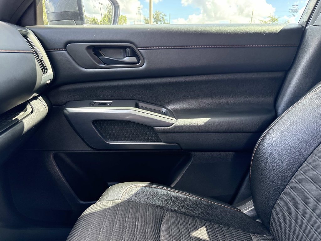 Used 2025 Nissan Pathfinder Rock Creek AWD/4WD image 27