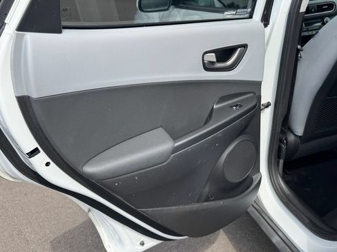 Used 2018 Hyundai Kona Limited FWD image 12