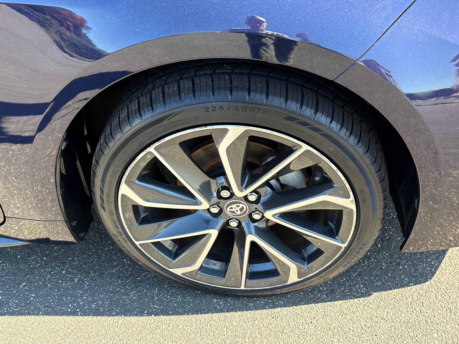 Used 2022 Toyota Corolla SE w/ SE Premium Package FWD image 7