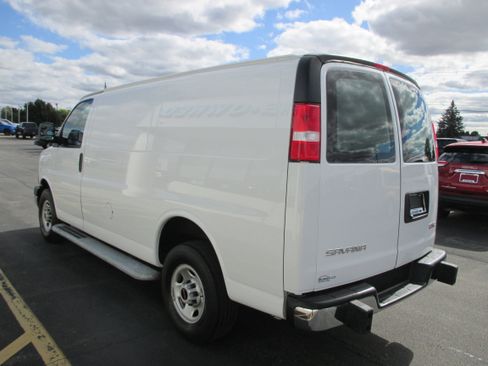 Used 2023 GMC Savana 2500 w/ Driver Convenience Package image 5
