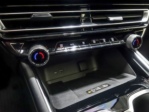 New 2026 Chevrolet Traverse RS w/ LPO, Floor Liner Package image 21