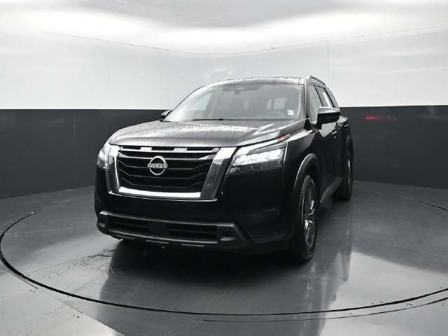 Certified 2025 Nissan Pathfinder SV FWD image 4