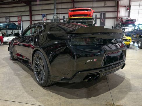 Used 2018 Chevrolet Camaro ZL1 RWD image 6