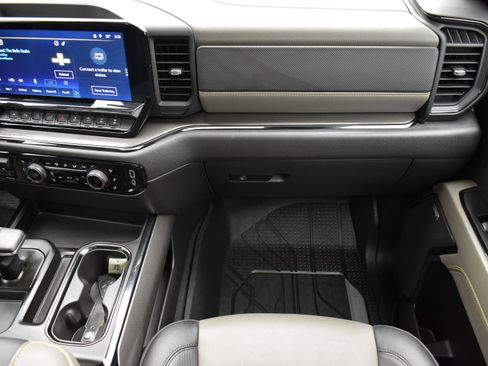 Used 2024 Chevrolet Silverado 1500 ZR2 w/ Technology Package image 39