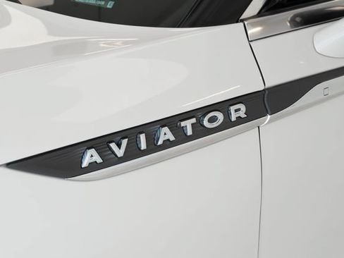 Used 2025 Lincoln Aviator Reserve w/ Illumination Package AWD/4WD image 3
