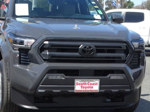 Used 2025 Toyota Tacoma SR5 AWD/4WD image 4