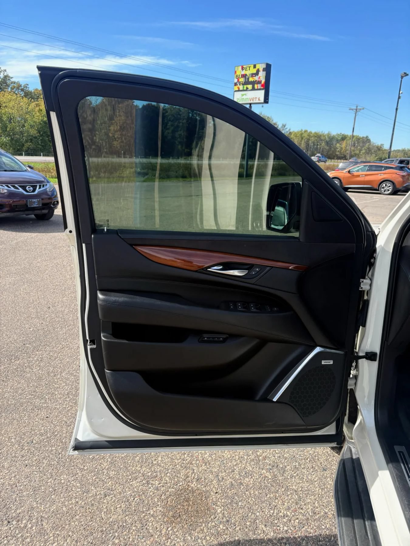 Used 2015 Cadillac Escalade ESV Luxury AWD/4WD image 11