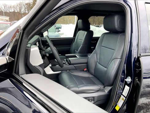 Used 2025 Toyota Tundra Platinum image 10