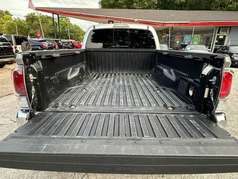 Used 2021 Toyota Tacoma TRD Off-Road AWD/4WD image 5