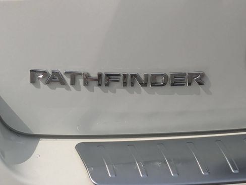 Used 2020 Nissan Pathfinder SV AWD/4WD image 12