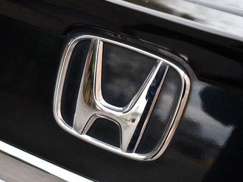 Used 2017 Honda Accord Sport image 17