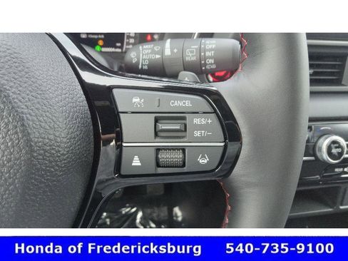 Certified 2025 Honda Pilot Black Edition image 18