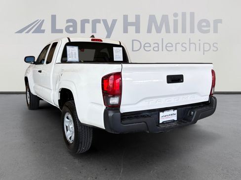 Used 2021 Toyota Tacoma SR RWD image 3