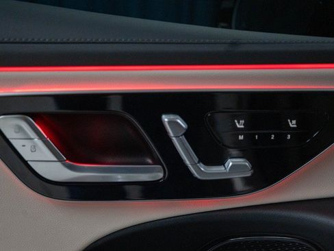 New 2026 Mercedes-Benz E 450 4MATIC Sedan image 18