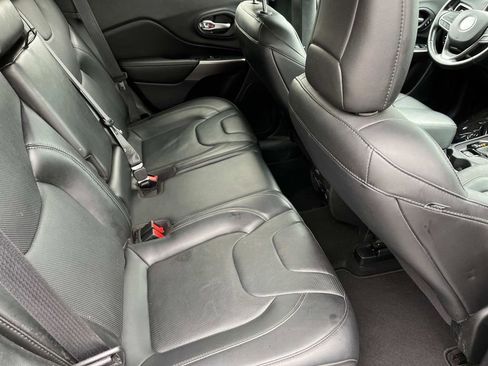 Used 2020 Jeep Cherokee Limited image 20