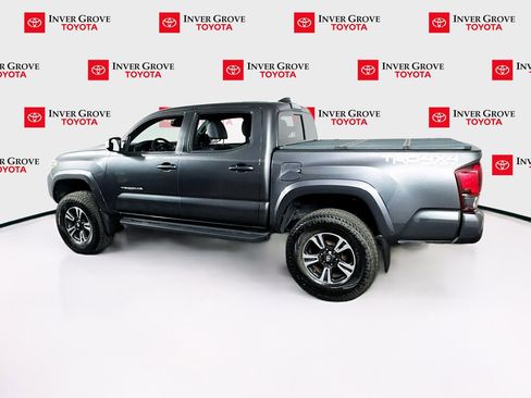 Used 2019 Toyota Tacoma TRD Sport AWD/4WD image 7