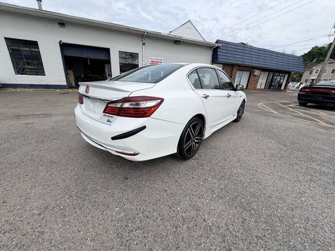 Used 2017 Honda Accord Sport image 14