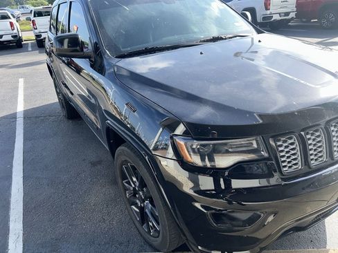 Used 2020 Jeep Grand Cherokee Altitude image 8