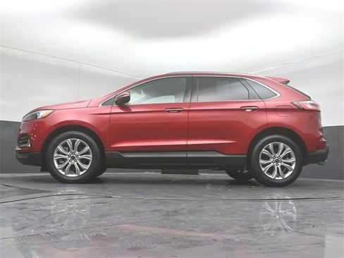 Certified 2024 Ford Edge Titanium image 37