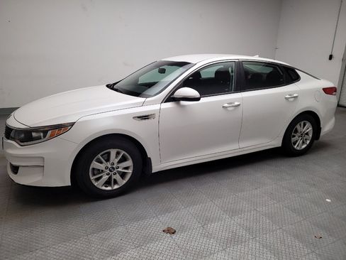 Used 2016 Kia Optima LX image 2