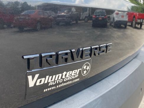Used 2021 Chevrolet Traverse RS FWD image 12