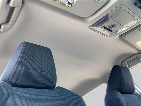Used 2019 Toyota RAV4 LE FWD image 14