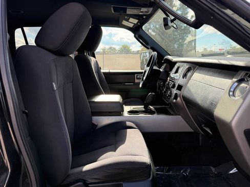 Used 2015 Ford Expedition XLT AWD/4WD image 18