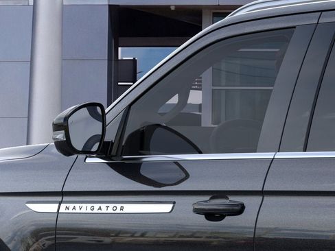 New 2026 Lincoln Navigator L Premier AWD/4WD image 20