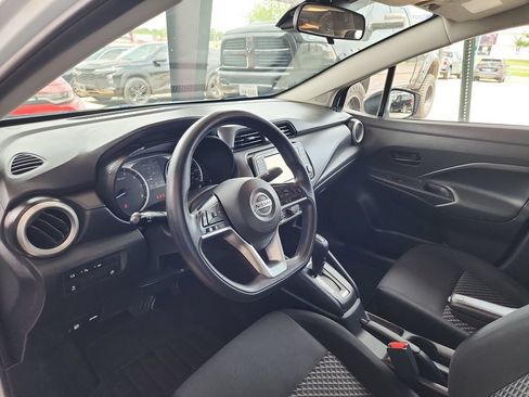 Used 2022 Nissan Versa S FWD image 15