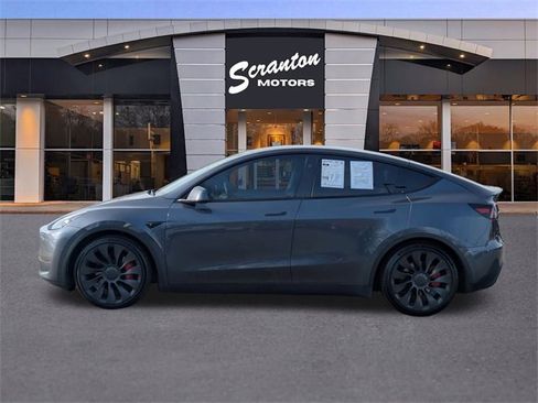Used 2023 Tesla Model Y Performance image 2